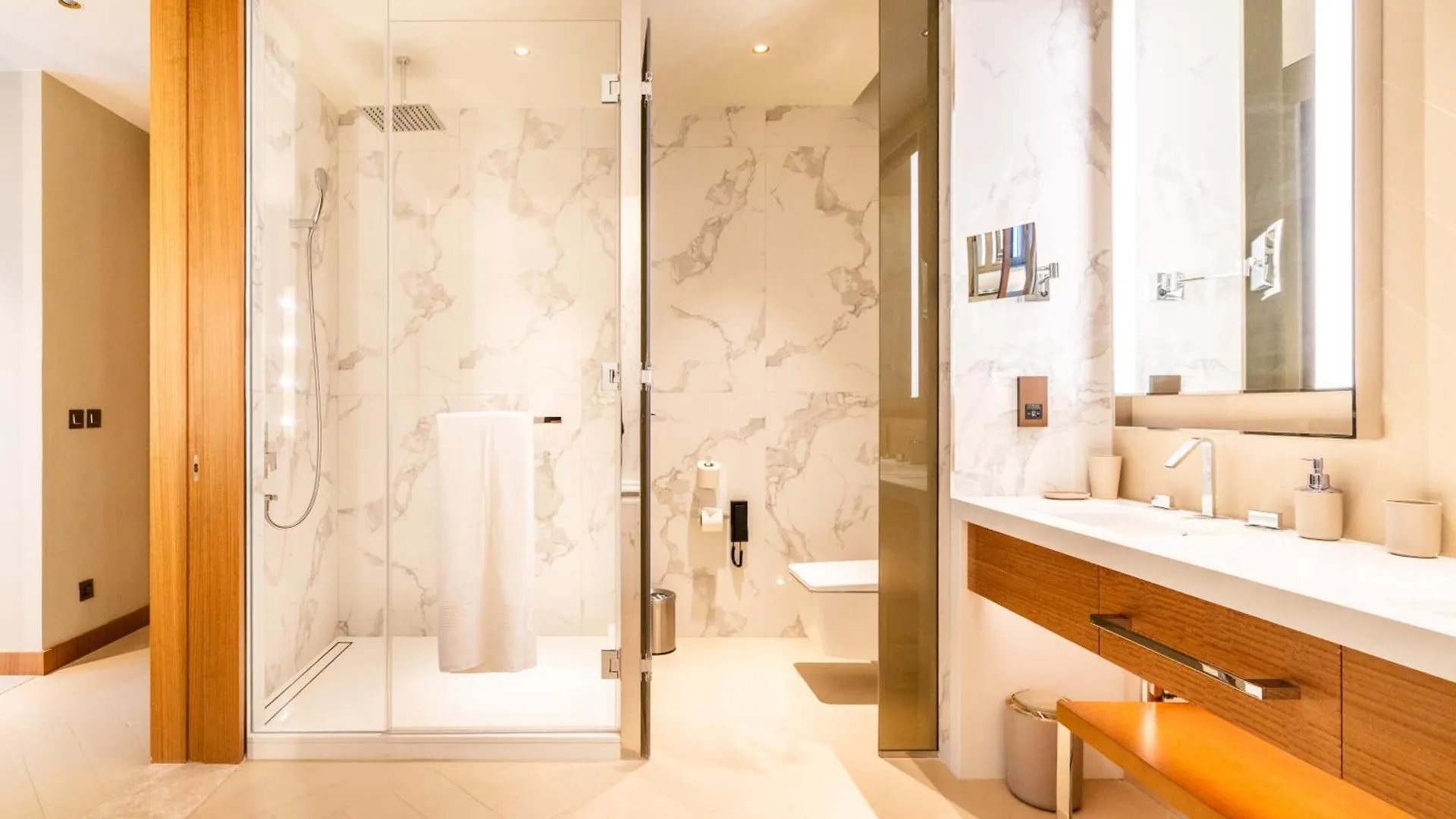 Downtown Luxury, The Address Opera Residences, 2Br Burj View Dubai Emirados Árabes Unidos