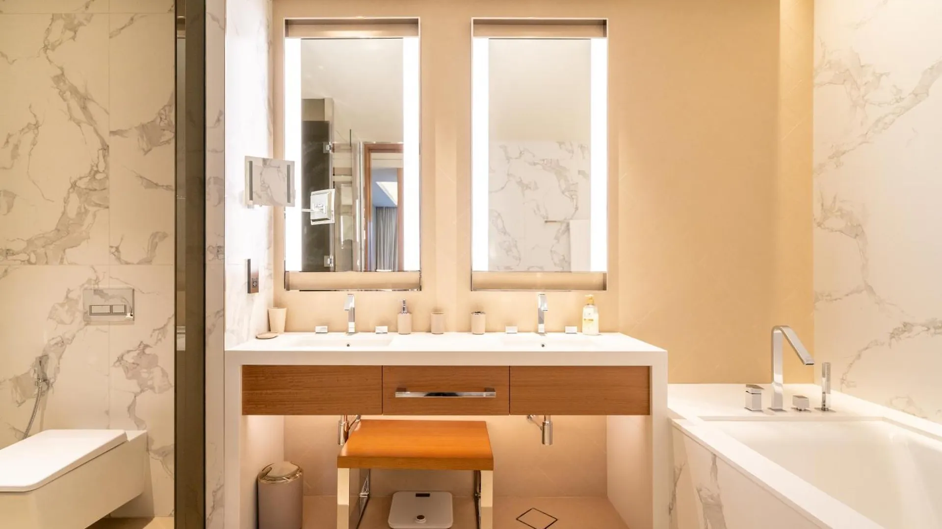 Downtown Luxury, The Address Opera Residences, 2Br Burj View Dubai 0*,  United Arab Emirates