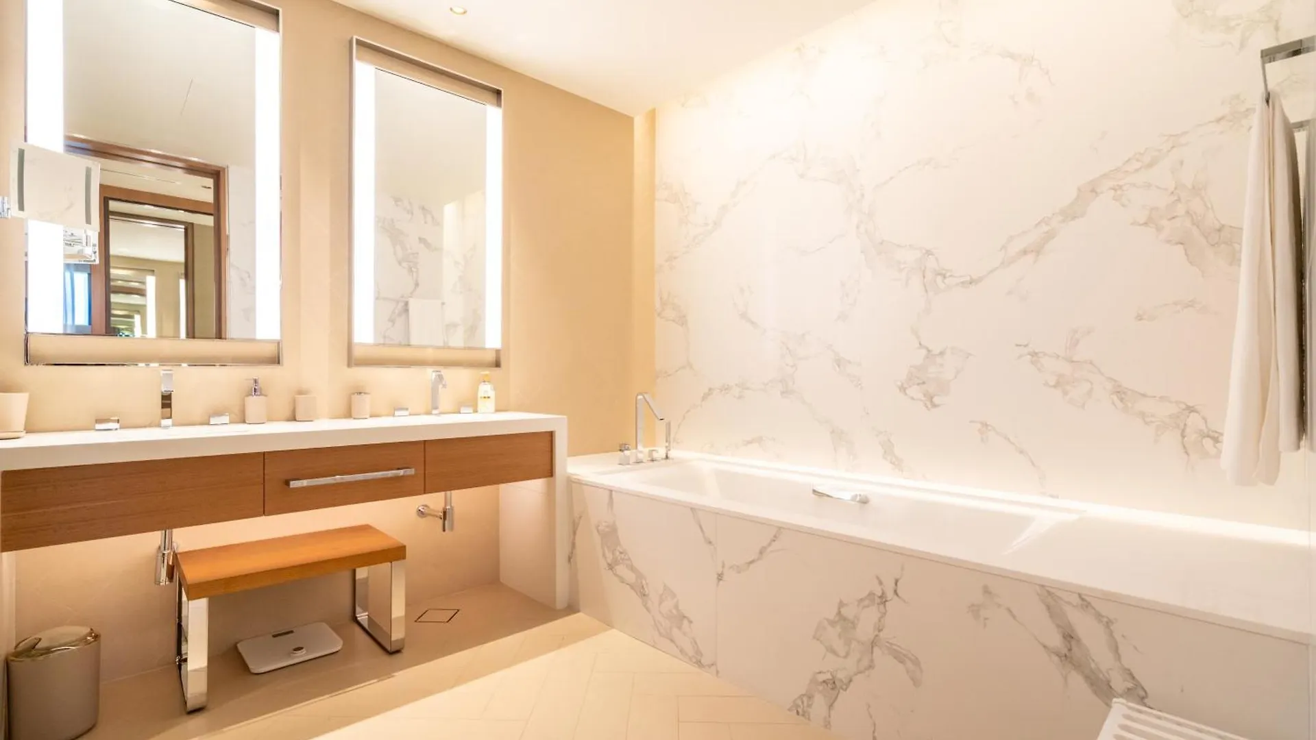 Downtown Luxury, The Address Opera Residences, 2Br Burj View Dubai 0*,